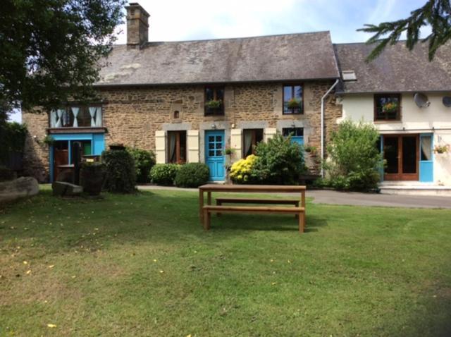 La Cahudiere Saint-Martin-de-Landelles Exterior photo